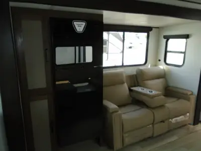 2027 Keystone Bullet Crossfire 245RKS photo 15
