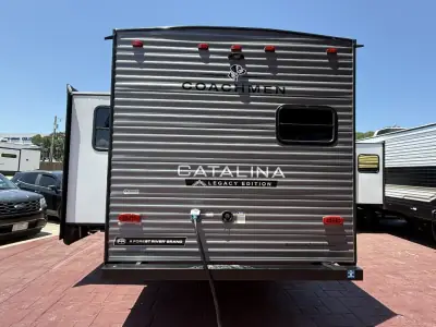 2027 Coachmen Catalina Legacy Edition 283RKS photo 5