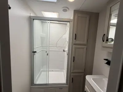 2027 Coachmen Catalina Legacy Edition 283RKS photo 37