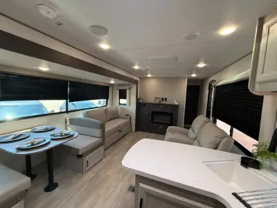 2027 Coachmen Catalina Legacy Edition 283RKS photo 35