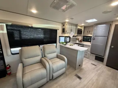 2027 Coachmen Catalina Legacy Edition 283RKS photo 19