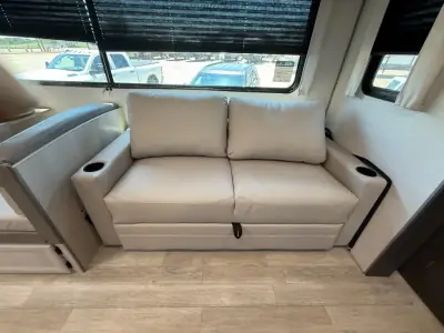 2027 Coachmen Catalina Legacy Edition 283RKS photo 14