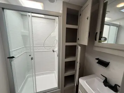 2027 Coachmen Catalina Legacy Edition 283RKS photo 40