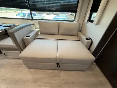 2027 Coachmen Catalina Legacy Edition 283RKS photo 15
