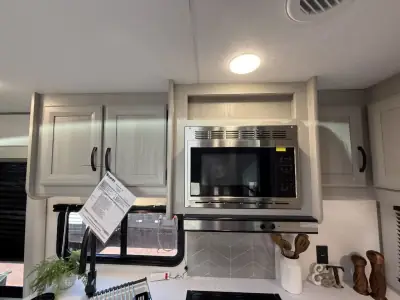 2027 Coachmen Catalina Legacy Edition 283RKS photo 30