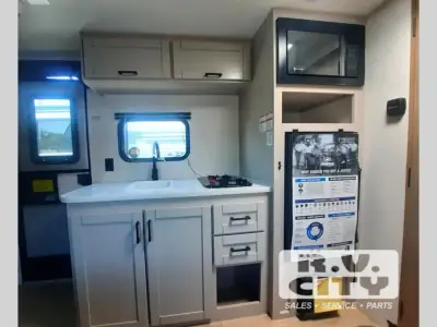 2027 Jayco Jay Flight 170BHW photo 4