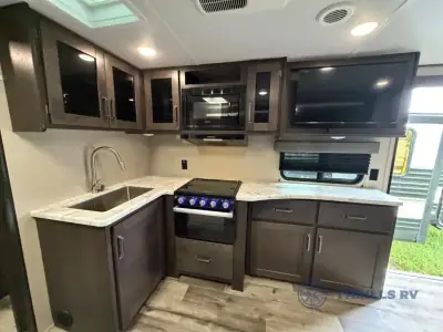2023 Grand Design Transcend Xplor 221RB photo 6