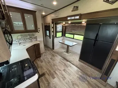 2019 Keystone Cougar 367FLS photo 7
