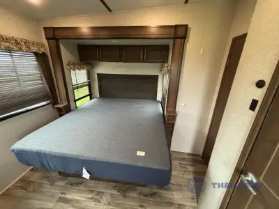 2019 Keystone Cougar 367FLS photo 23