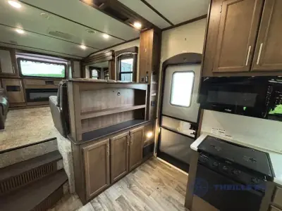 2019 Keystone Cougar 367FLS photo 10