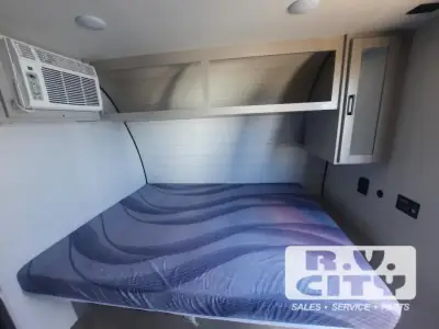 2027 Jayco Jay Flight 178DBSW photo 8
