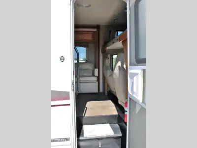 2015 Winnebago Minnie Winnie 31K photo 6