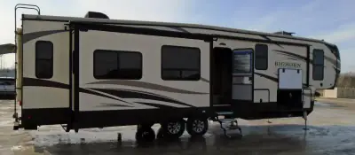 2018 Heartland Bighorn Traveler 39MB photo 6