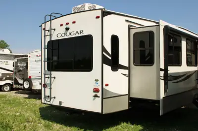 2021 Keystone Cougar 355FBS photo 6