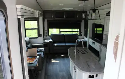 2021 Keystone Cougar 355FBS photo 34