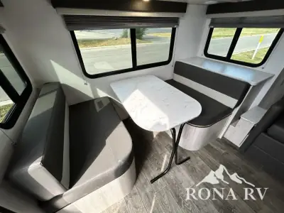 2026 Gulf Stream Vista Cruiser 23TWS photo 3