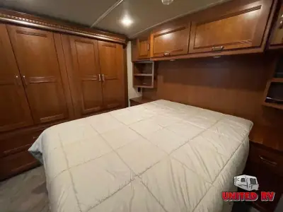 2016 Itasca Solei 34T photo 32