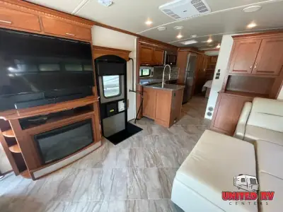 2016 Itasca Solei 34T photo 13