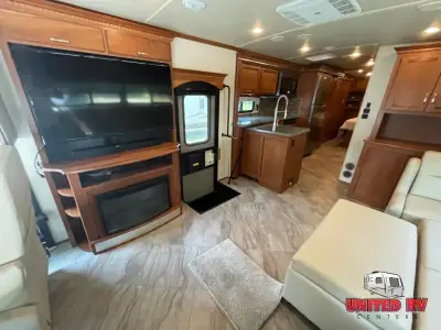2016 Itasca Solei 34T photo 22