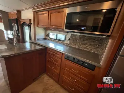 2016 Itasca Solei 34T photo 24