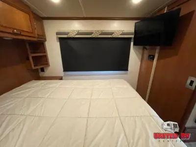 2016 Itasca Solei 34T photo 33