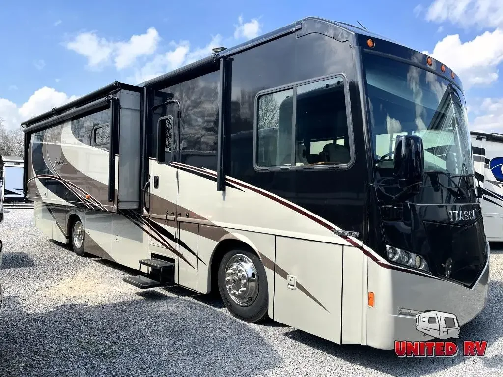 2016 Itasca Solei 34T exterior
