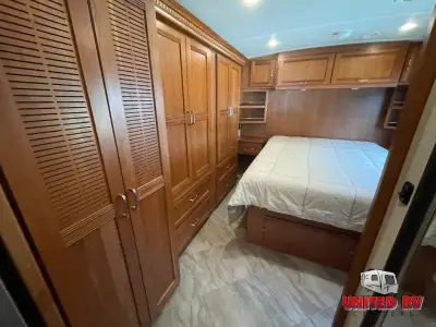 2016 Itasca Solei 34T photo 29