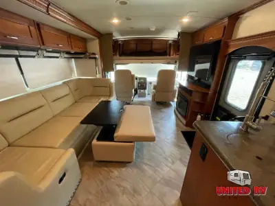 2016 Itasca Solei 34T photo 18