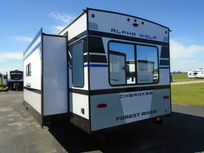 2027 Forest River Cherokee Alpha Wolf 28RLX photo 6