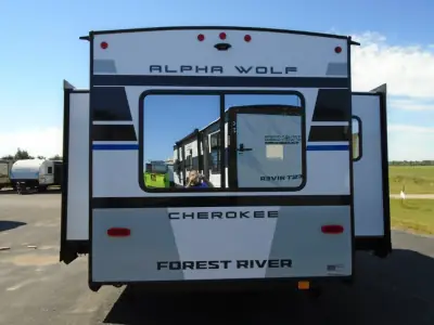 2027 Forest River Cherokee Alpha Wolf 28RLX photo 5