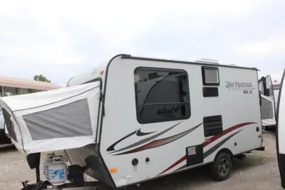 2014 Jayco Jay Feather Ultra Lite 16 XRB photo 5