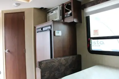 2014 Jayco Jay Feather Ultra Lite 16 XRB photo 14