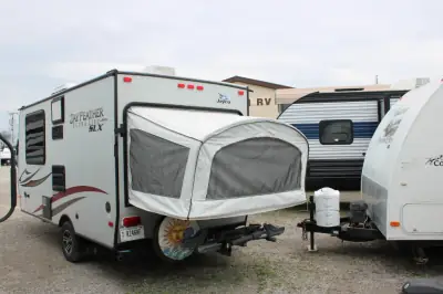 2014 Jayco Jay Feather Ultra Lite 16 XRB photo 4