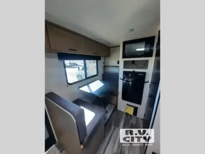 2027 Jayco Jay Flight 130RDW photo 6