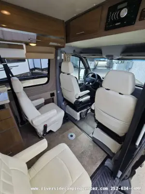 2015 Winnebago Era 70X photo 23