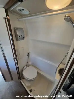 2015 Winnebago Era 70X photo 30