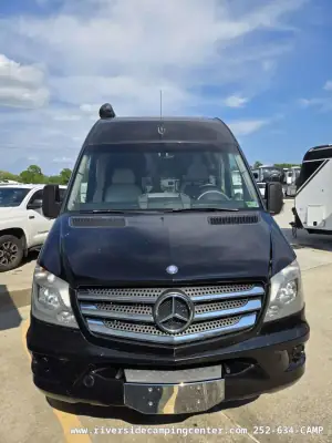 2015 Winnebago Era 70X photo 2