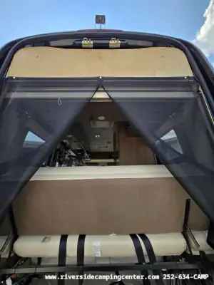 2015 Winnebago Era 70X photo 9