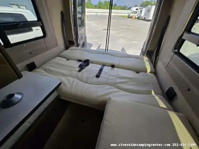 2015 Winnebago Era 70X photo 42
