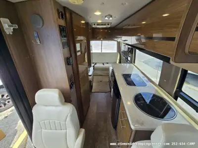 2015 Winnebago Era 70X photo 26