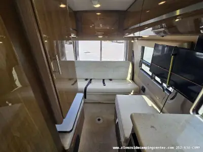 2015 Winnebago Era 70X photo 31