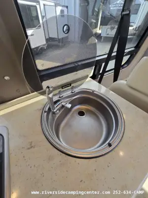 2015 Winnebago Era 70X photo 45