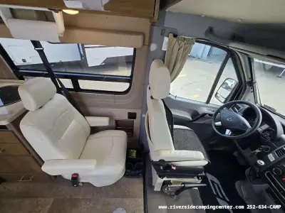 2015 Winnebago Era 70X photo 24