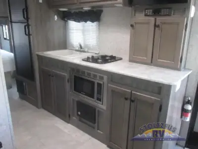 2020 Coachmen Apex 213RDS photo 6
