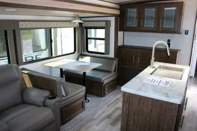 2020 Forest River Wildwood Heritage Glen LTZ 273RL photo 15