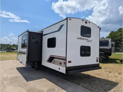 2027 Coachmen American Spirit 3070BH photo 4