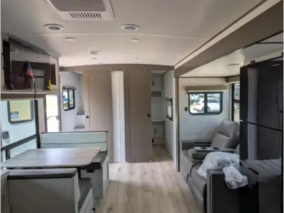 2027 Coachmen American Spirit 3070BH photo 19