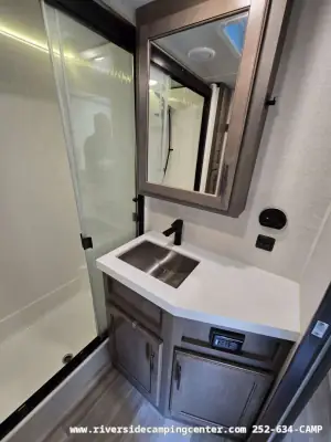 2024 Grand Design Solitude S-Class 3740BH photo 32