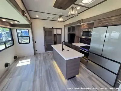2024 Grand Design Solitude S-Class 3740BH photo 9
