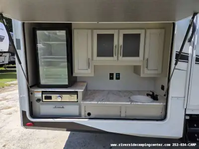 2024 Grand Design Solitude S-Class 3740BH photo 4